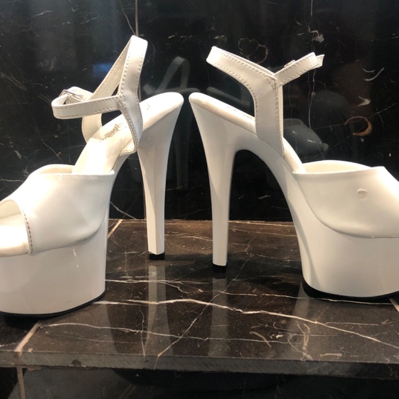 White Platform Heel - Picture 3 of 3